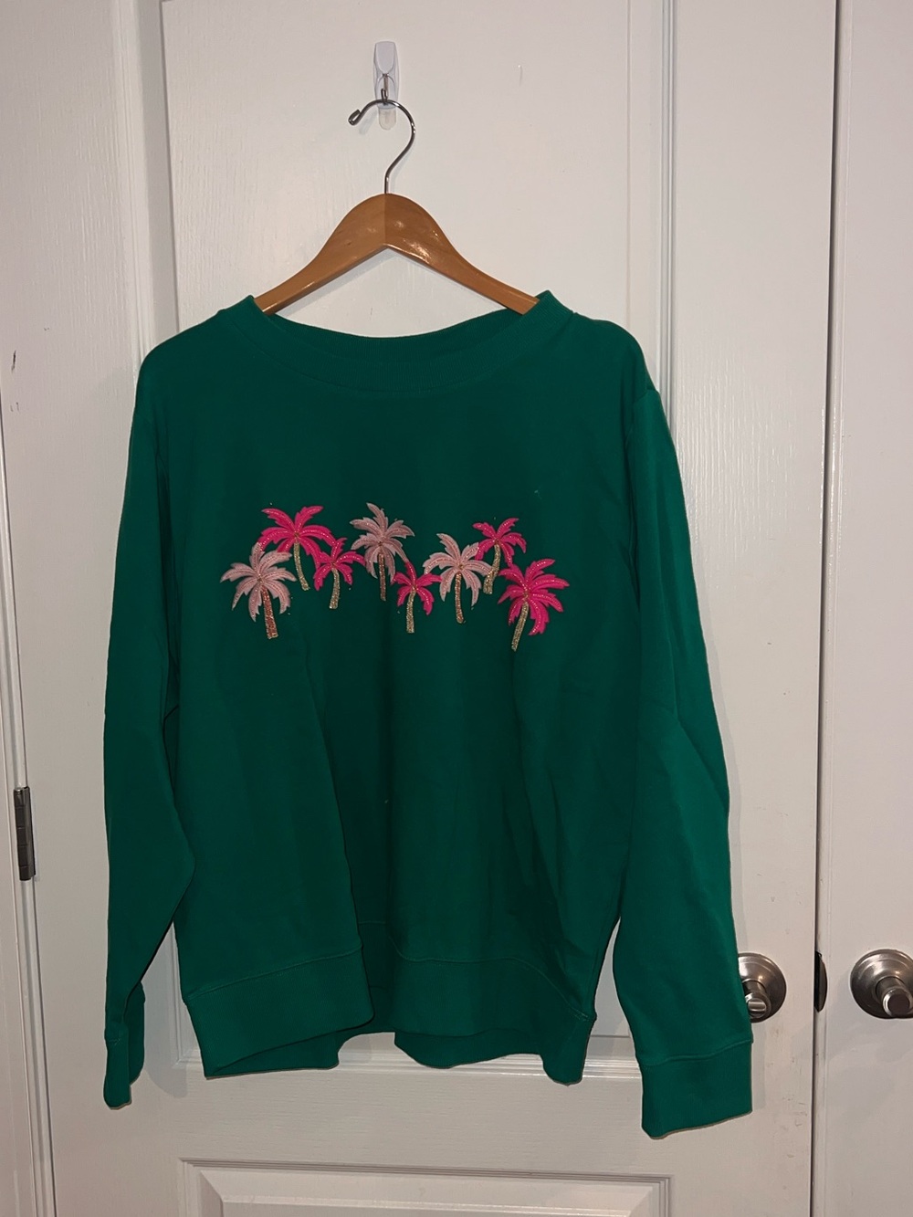 🌴NWT Lilly Pulitzer XLARGE Ballad LS Sweatshirt Fiddle Leaf Green Palm Trees - Picture 2 of 5